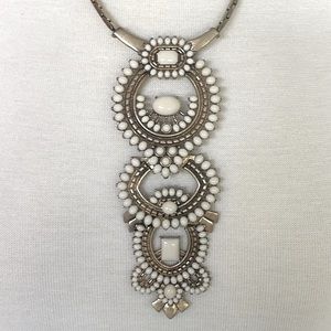 Stella & Dot Havana Pendant. Fully adjustable beaded necklace gold-tone & cream